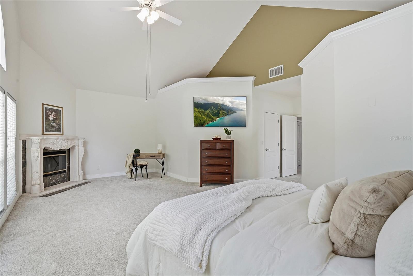 18740 WIMBLEDON CIR, LUTZ, FL, 33558