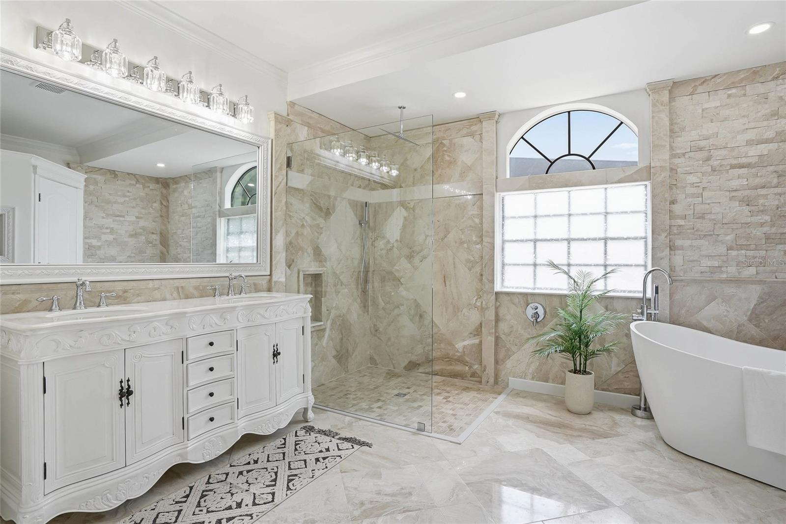 18740 WIMBLEDON CIR, LUTZ, FL, 33558