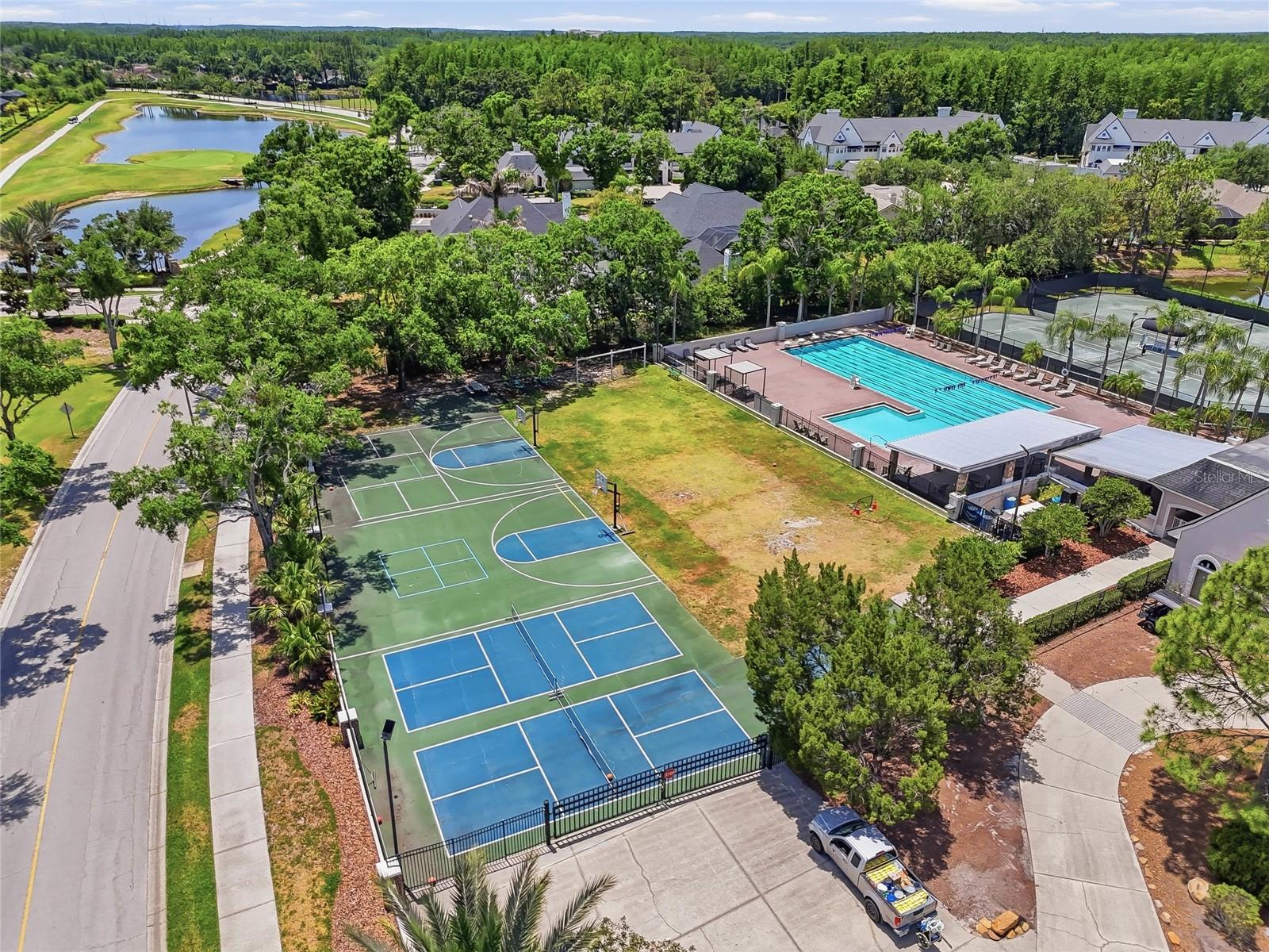 18740 WIMBLEDON CIR, LUTZ, FL, 33558