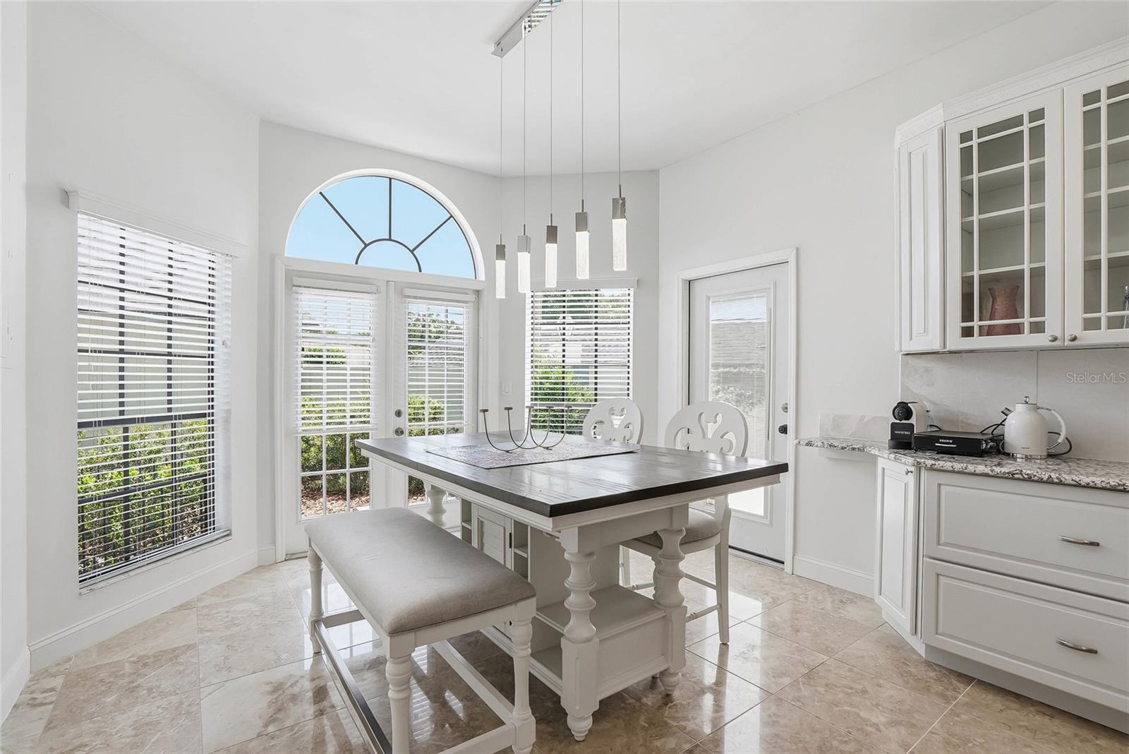 18740 WIMBLEDON CIR, LUTZ, FL, 33558
