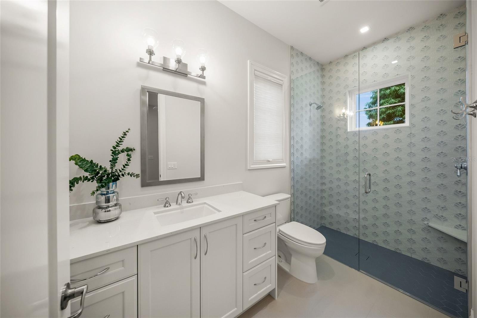 1575 EASTBROOK DR, SARASOTA, FL, 34231