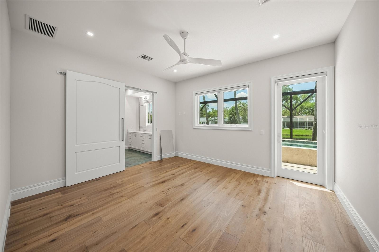 1575 EASTBROOK DR, SARASOTA, FL, 34231