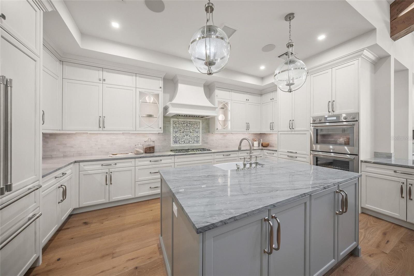 1575 EASTBROOK DR, SARASOTA, FL, 34231