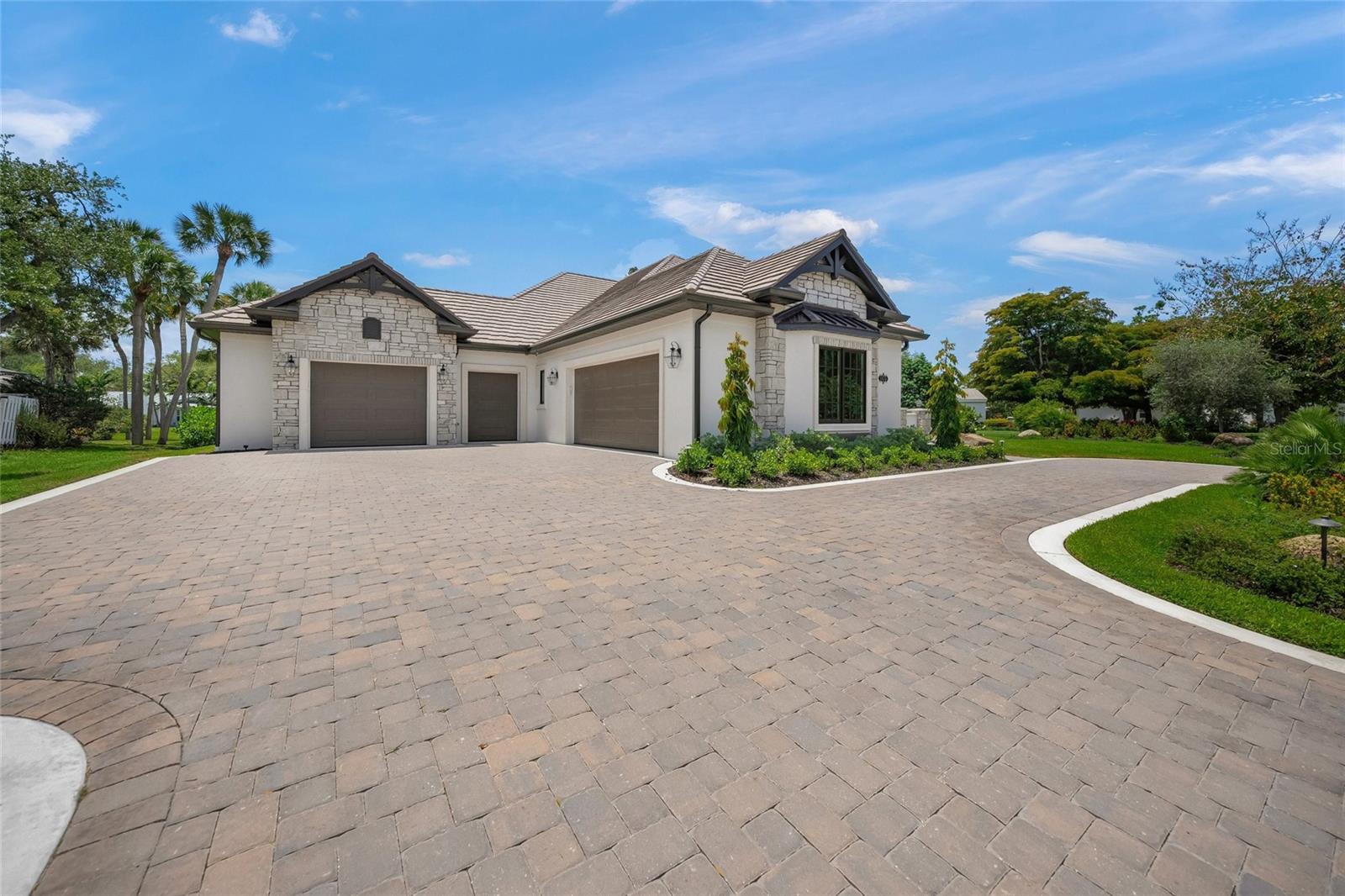 1575 EASTBROOK DR, SARASOTA, FL, 34231