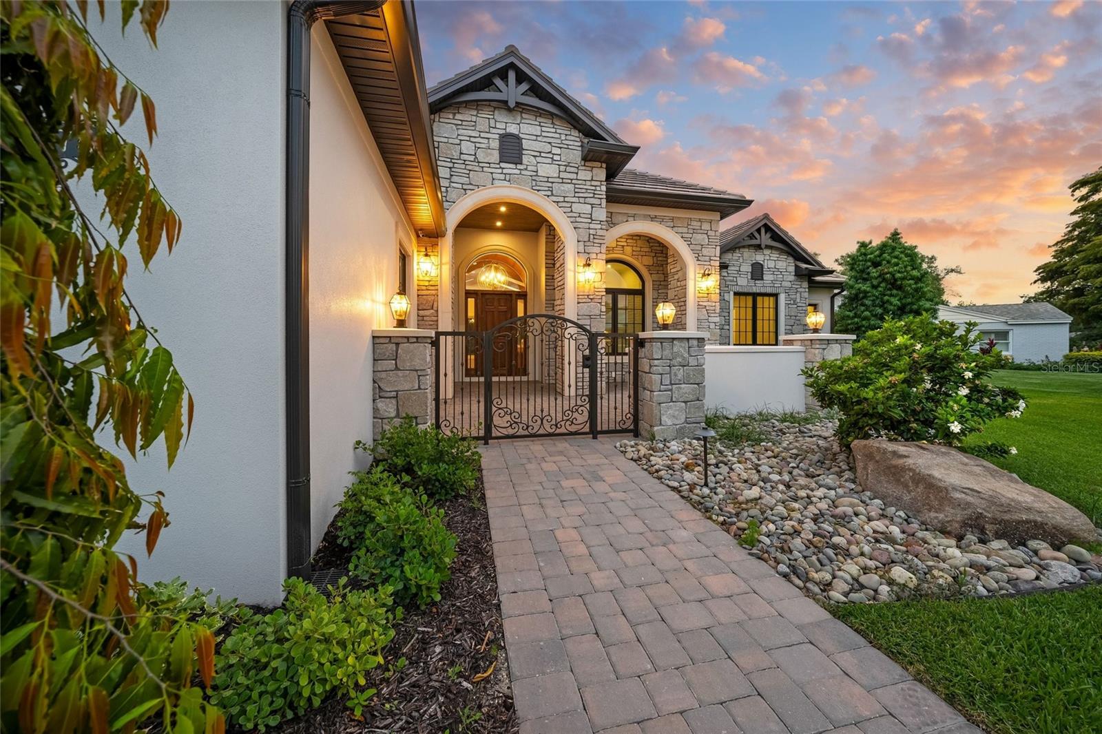 1575 EASTBROOK DR, SARASOTA, FL, 34231