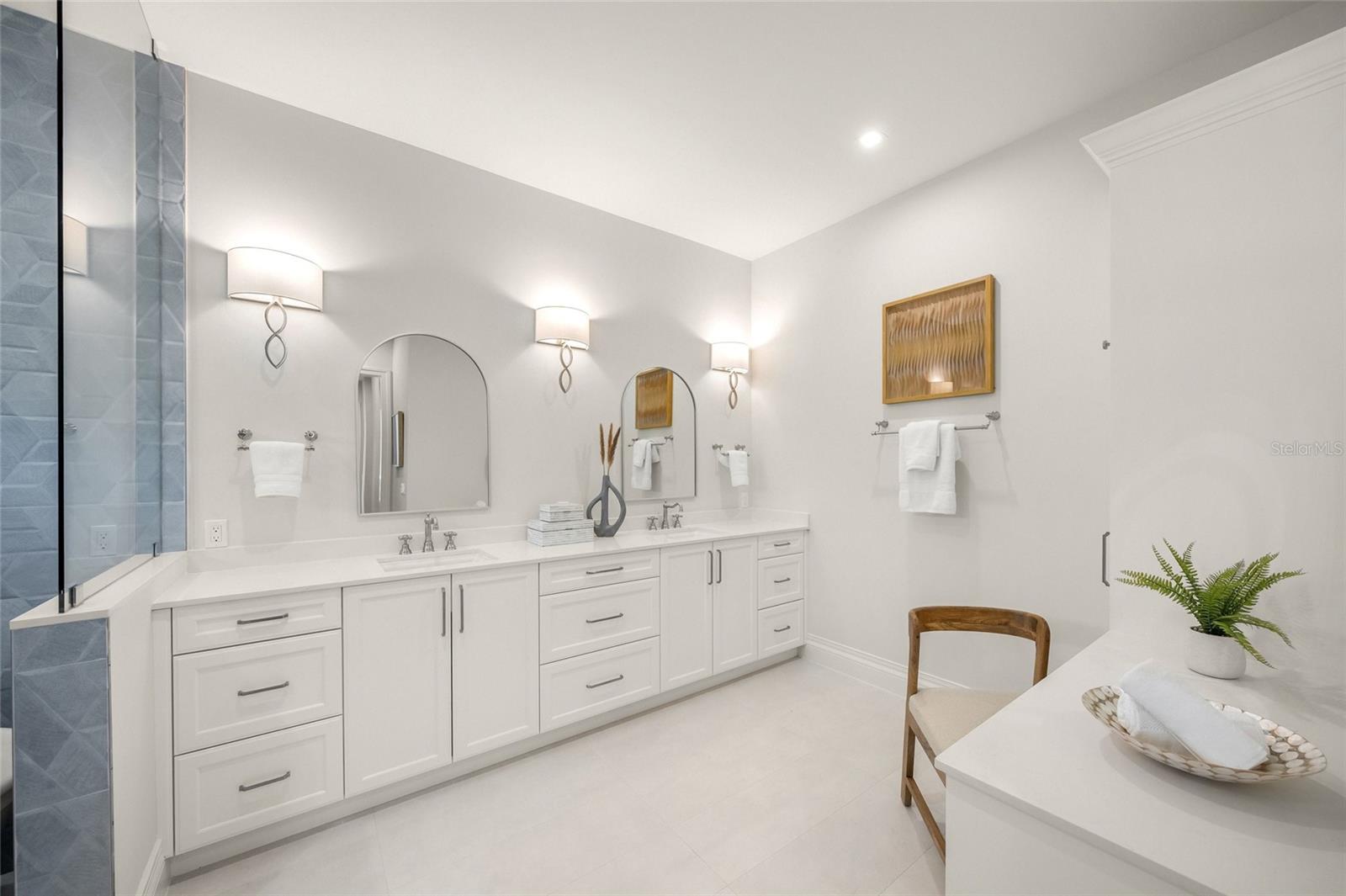 1575 EASTBROOK DR, SARASOTA, FL, 34231