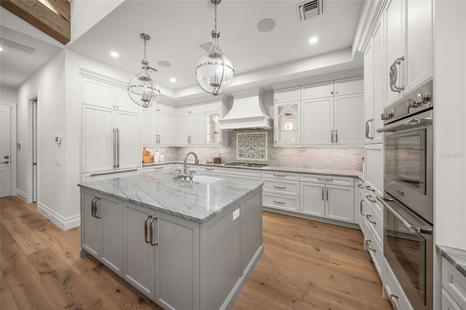 1575 EASTBROOK DR, SARASOTA, FL, 34231