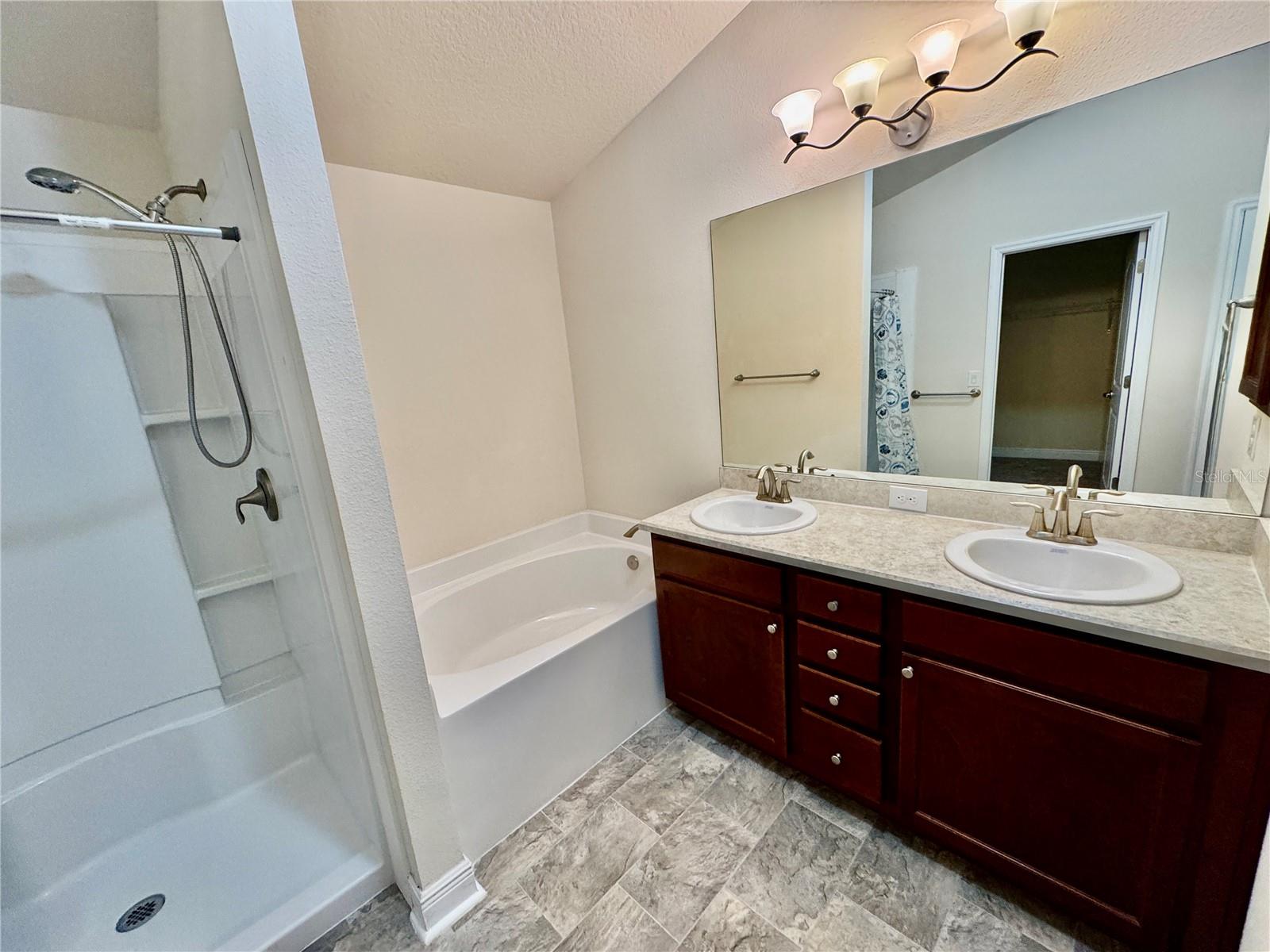 906 CHESTNUT DR, FRUITLAND PARK, FL, 34731