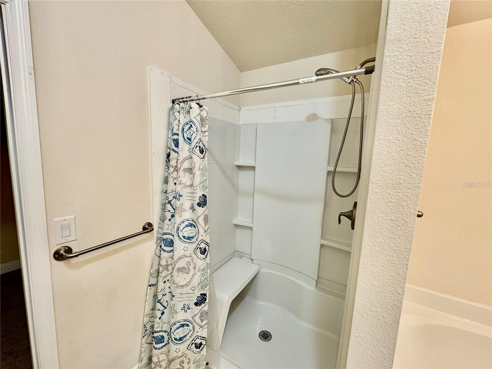 906 CHESTNUT DR, FRUITLAND PARK, FL, 34731