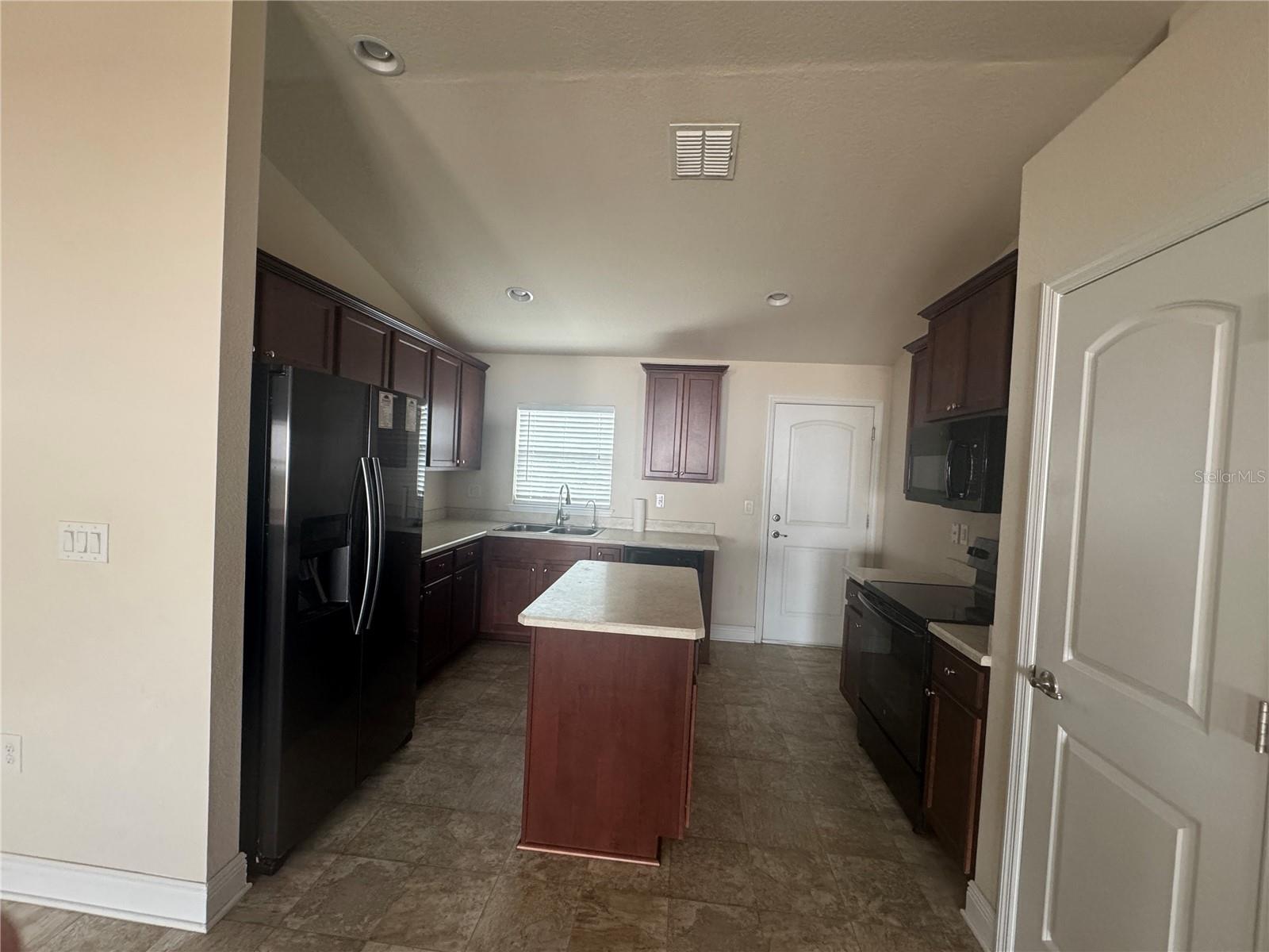 906 CHESTNUT DR, FRUITLAND PARK, FL, 34731