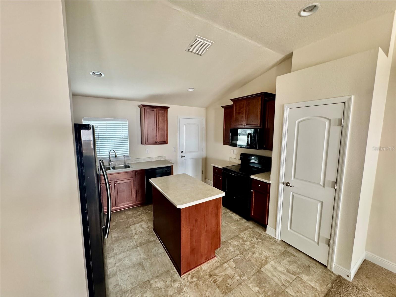 906 CHESTNUT DR, FRUITLAND PARK, FL, 34731