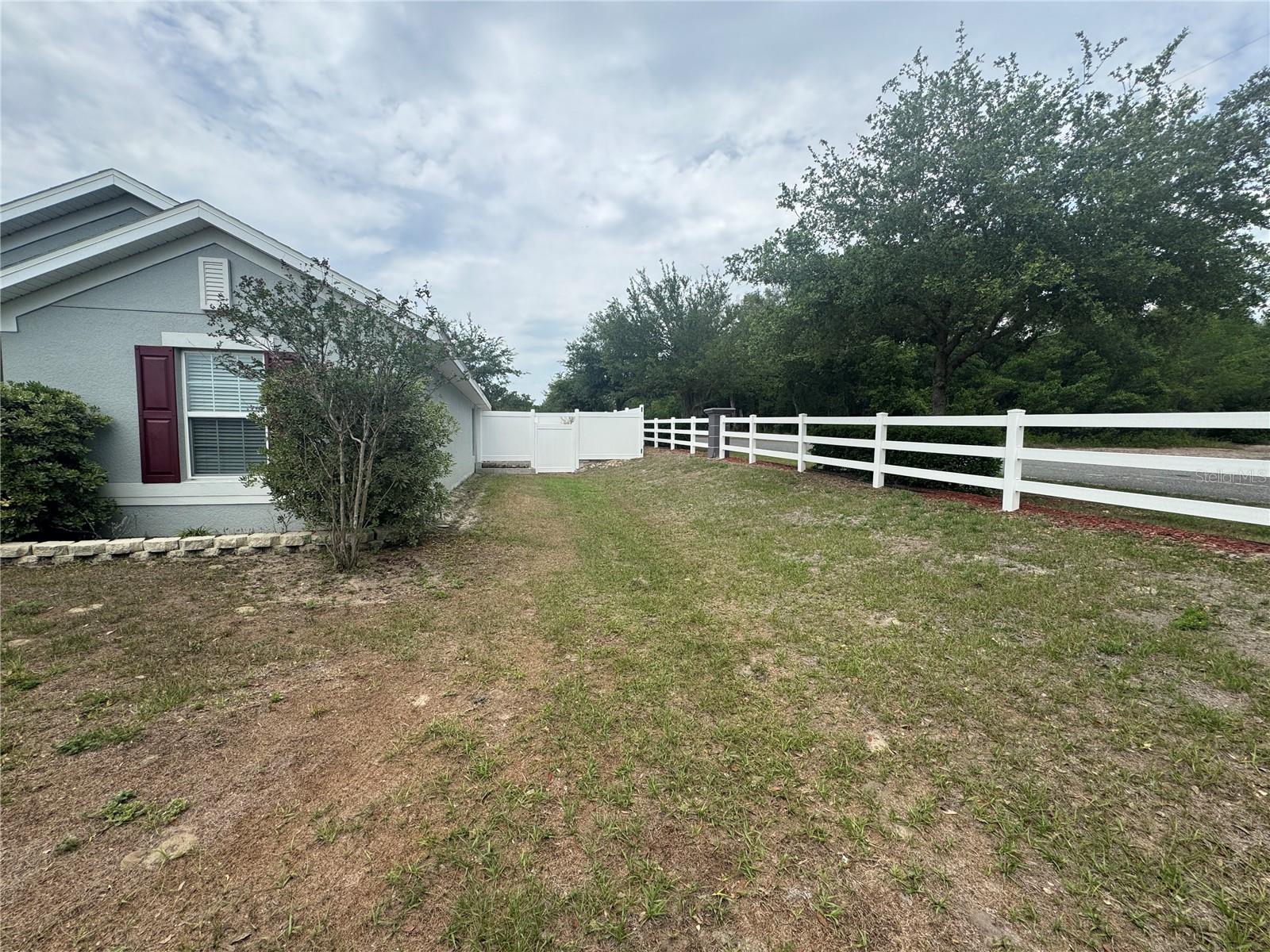 906 CHESTNUT DR, FRUITLAND PARK, FL, 34731