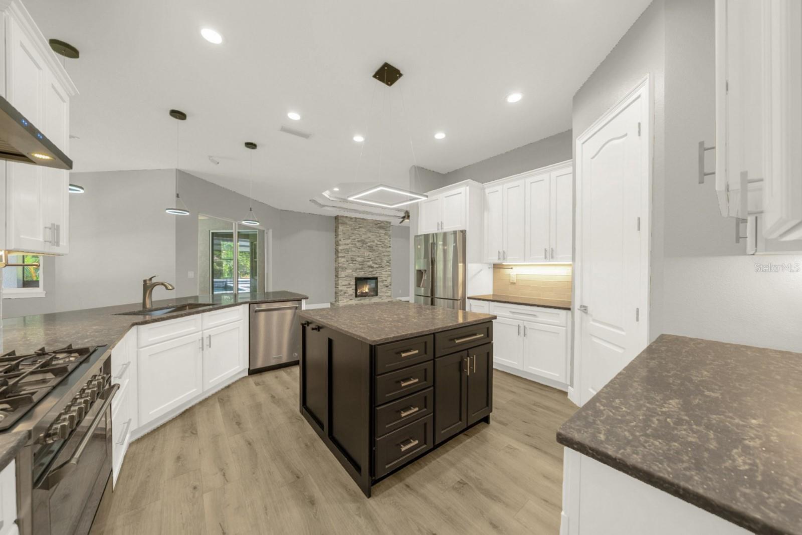 4040 GRAND AVE, DELAND, FL, 32720