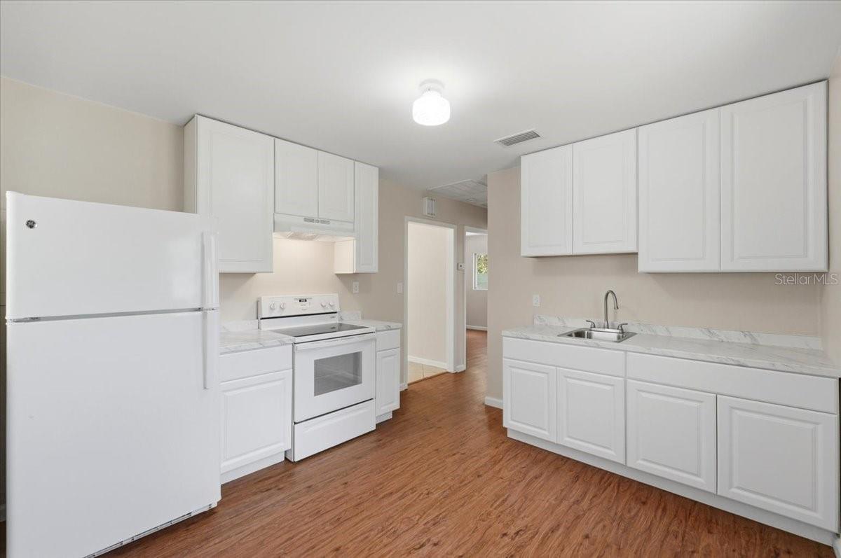 2437 JUNGLE ST, LAKELAND, FL, 33801