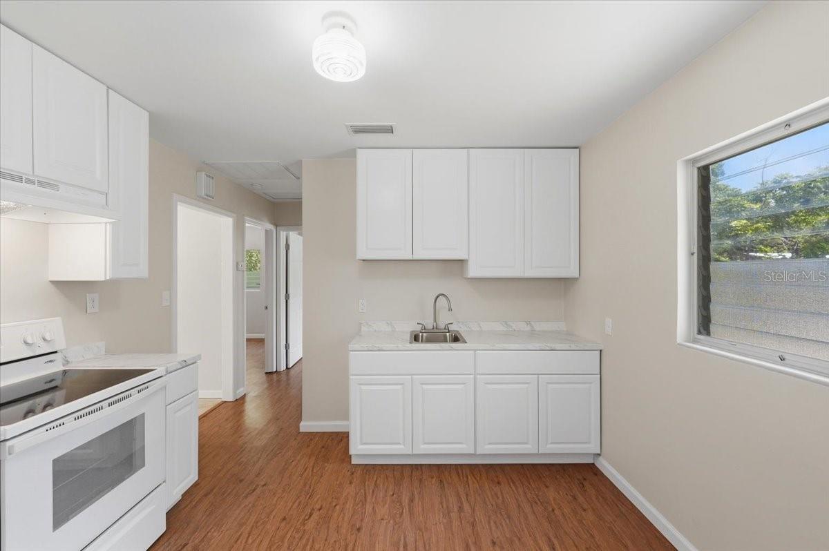 2437 JUNGLE ST, LAKELAND, FL, 33801