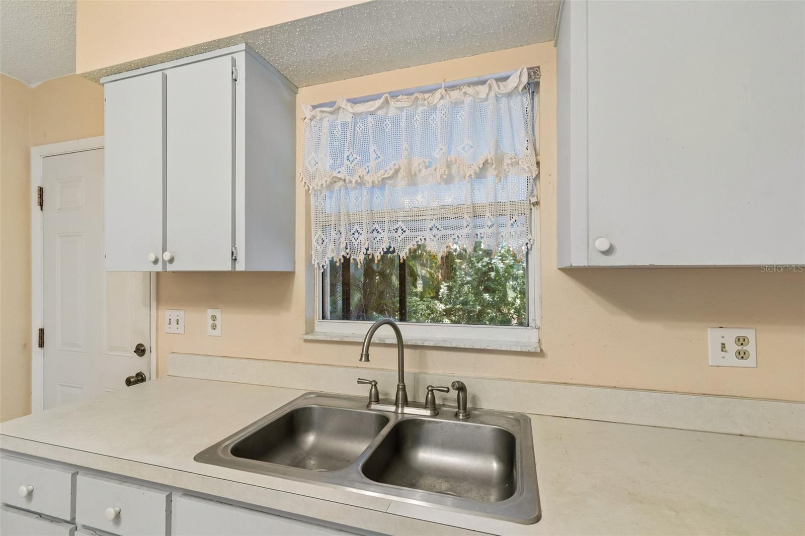 7328 CANAL BLVD, TAMPA, FL, 33615