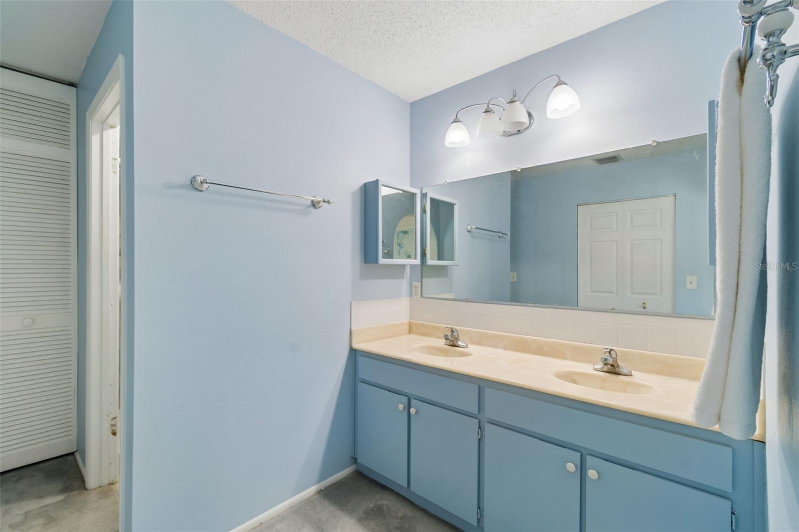 7328 CANAL BLVD, TAMPA, FL, 33615