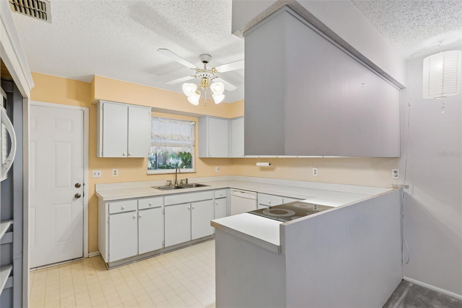 7328 CANAL BLVD, TAMPA, FL, 33615