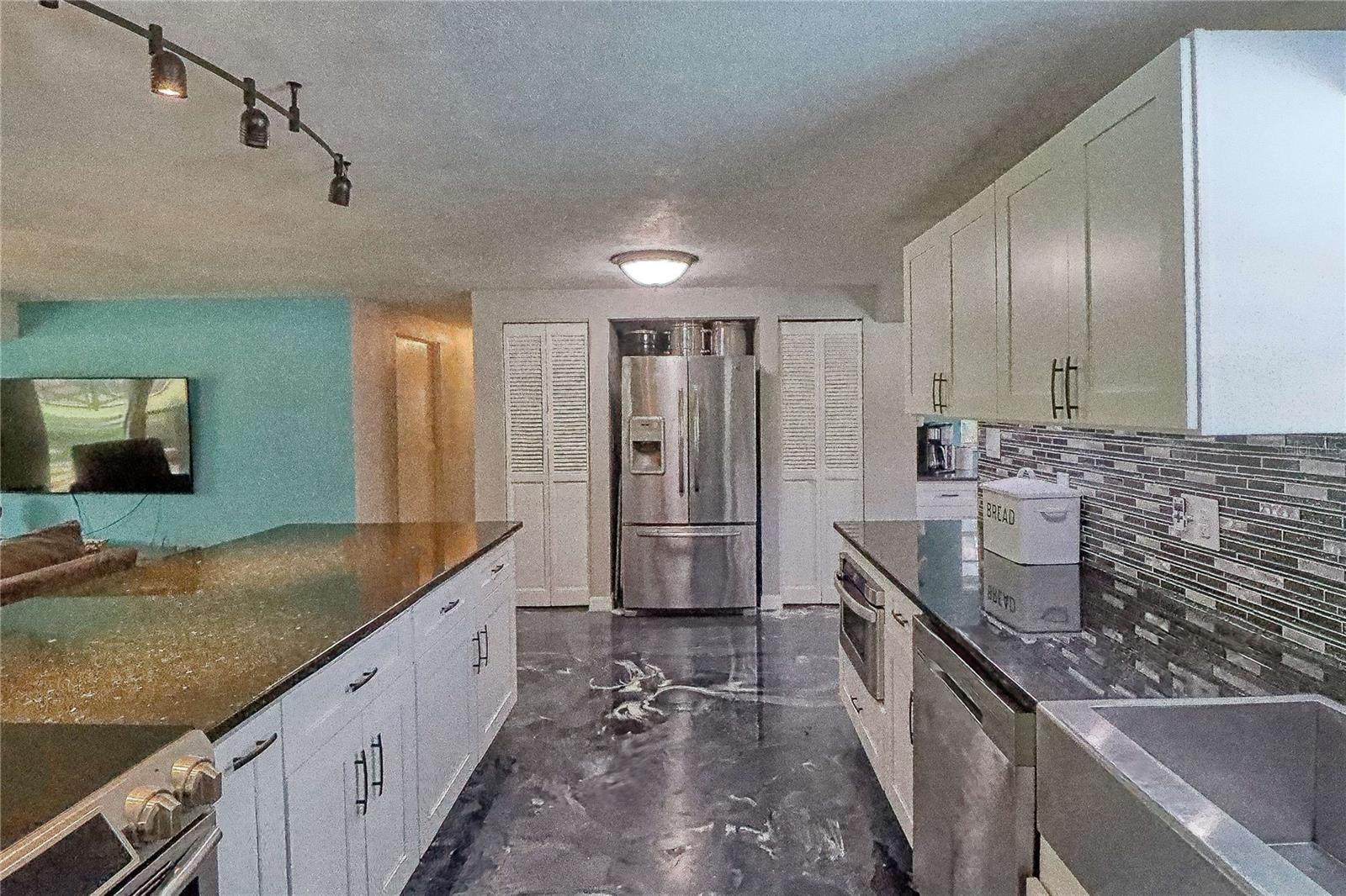 5205 FIVE ACRE RD, PLANT CITY, FL, 33565