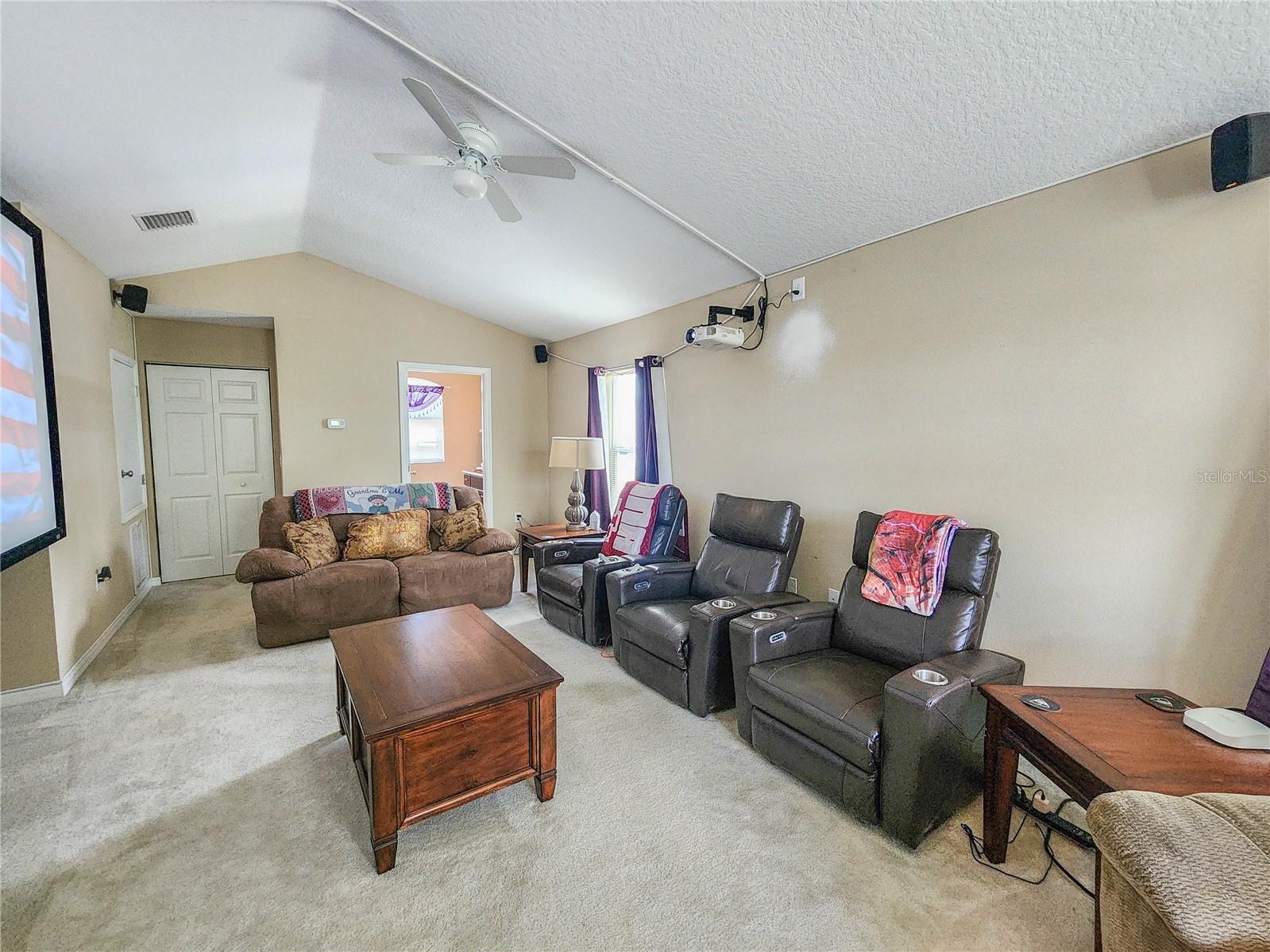 102 BOULDER ROCK DR, PALM COAST, FL, 32137