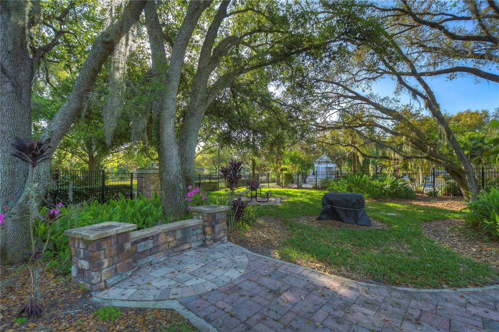 6069 SANDHILL RIDGE DR, LITHIA, FL, 33547