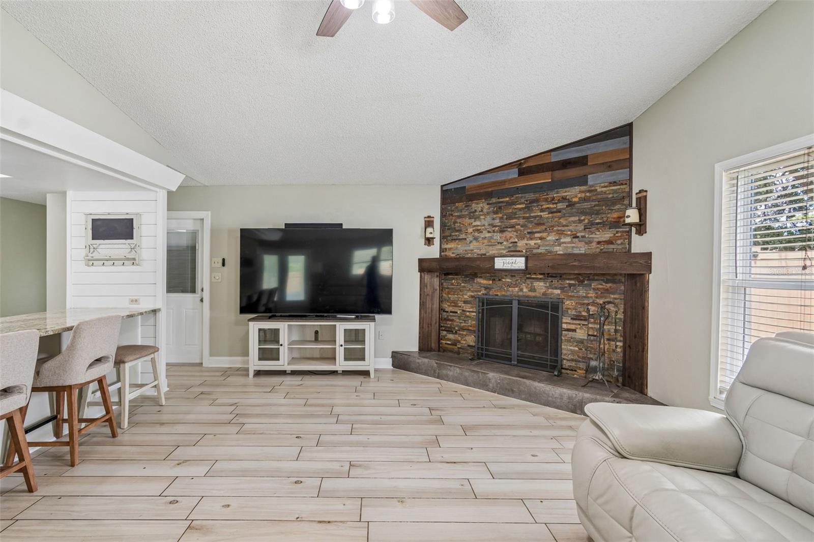 4706 WANDERING WAY, TAMPA, FL, 33624
