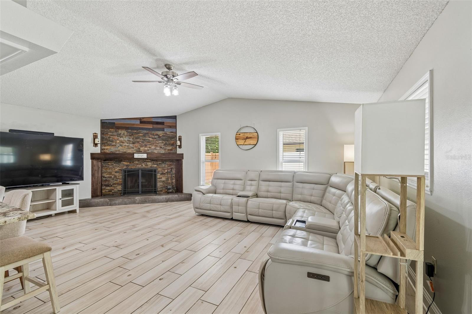 4706 WANDERING WAY, TAMPA, FL, 33624