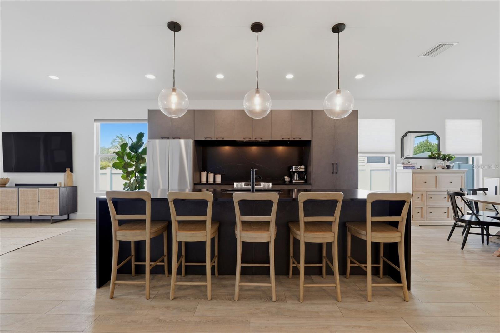 5160 DARTMOUTH AVE N, ST PETERSBURG, FL, 33710
