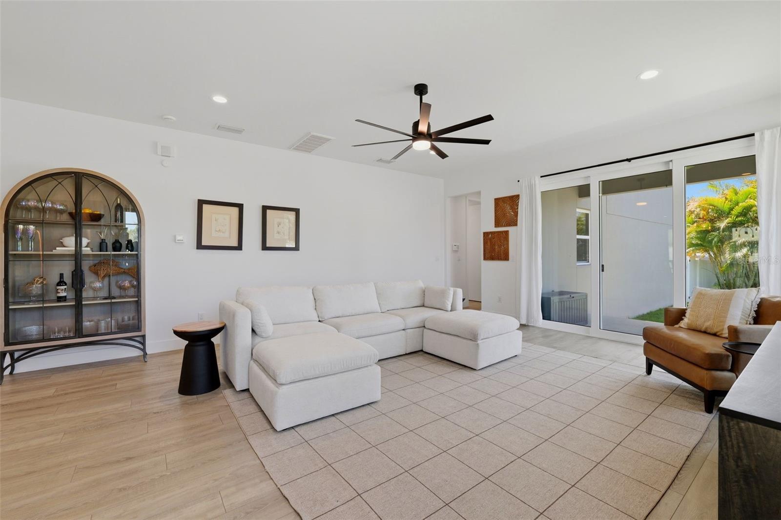 5160 DARTMOUTH AVE N, ST PETERSBURG, FL, 33710