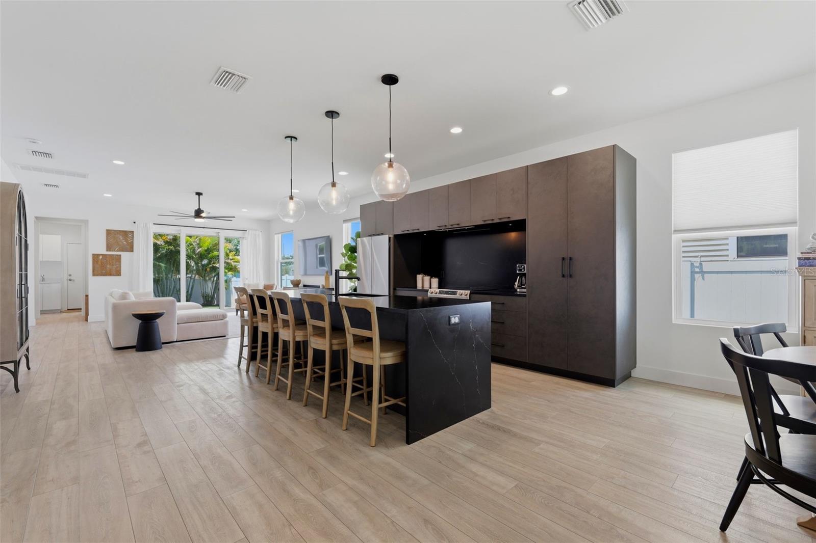 5160 DARTMOUTH AVE N, ST PETERSBURG, FL, 33710