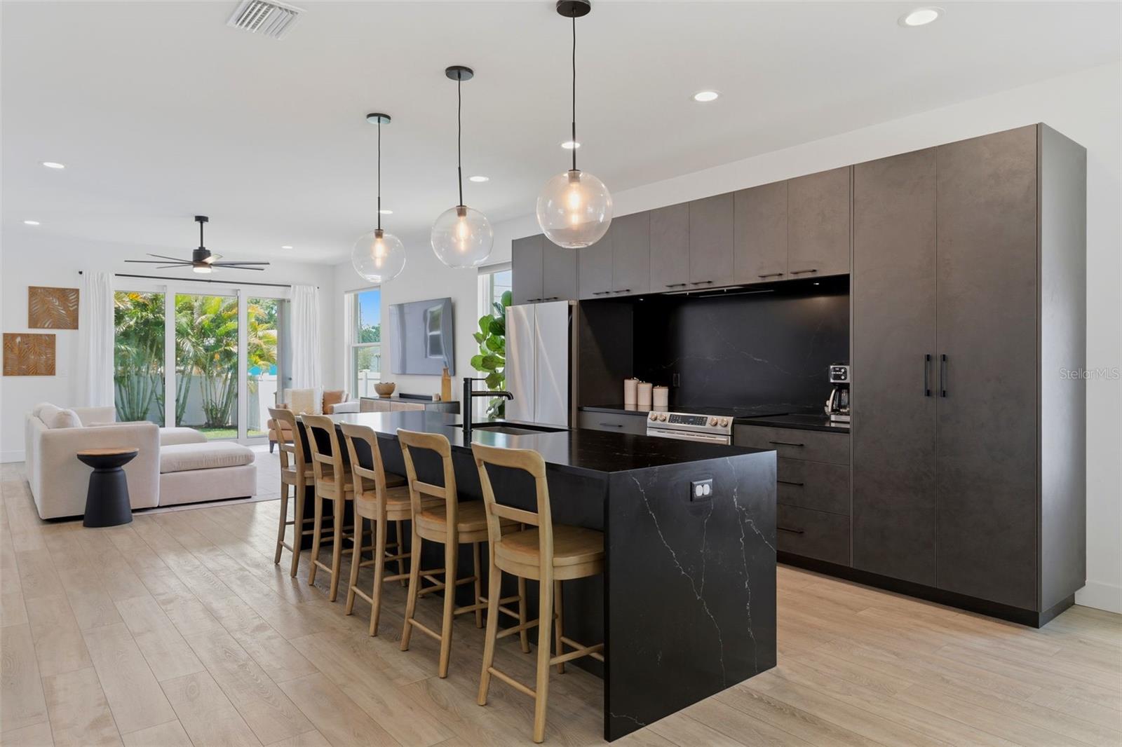 5160 DARTMOUTH AVE N, ST PETERSBURG, FL, 33710