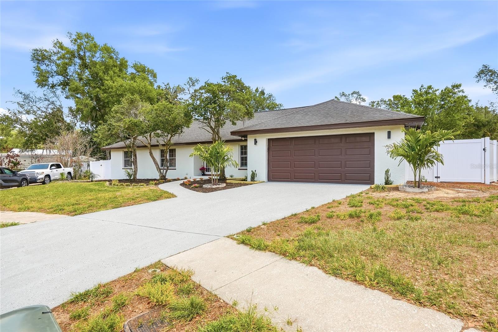 2540 LAURELWOOD LN, VALRICO, FL, 33596
