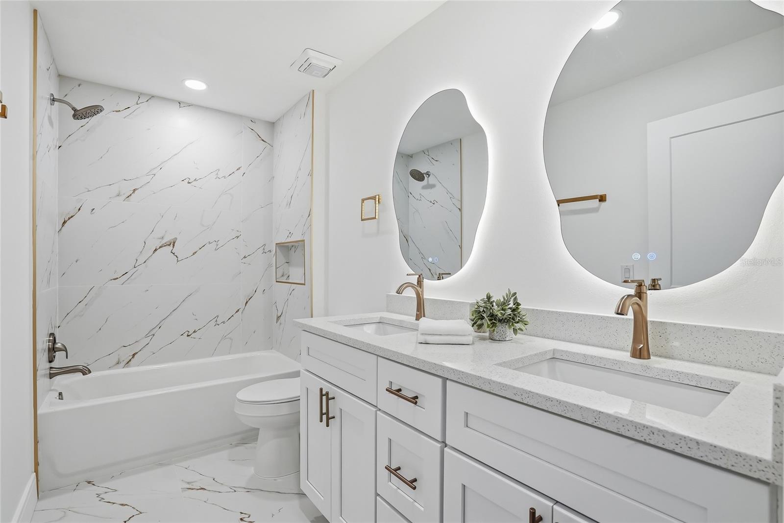 2540 LAURELWOOD LN, VALRICO, FL, 33596