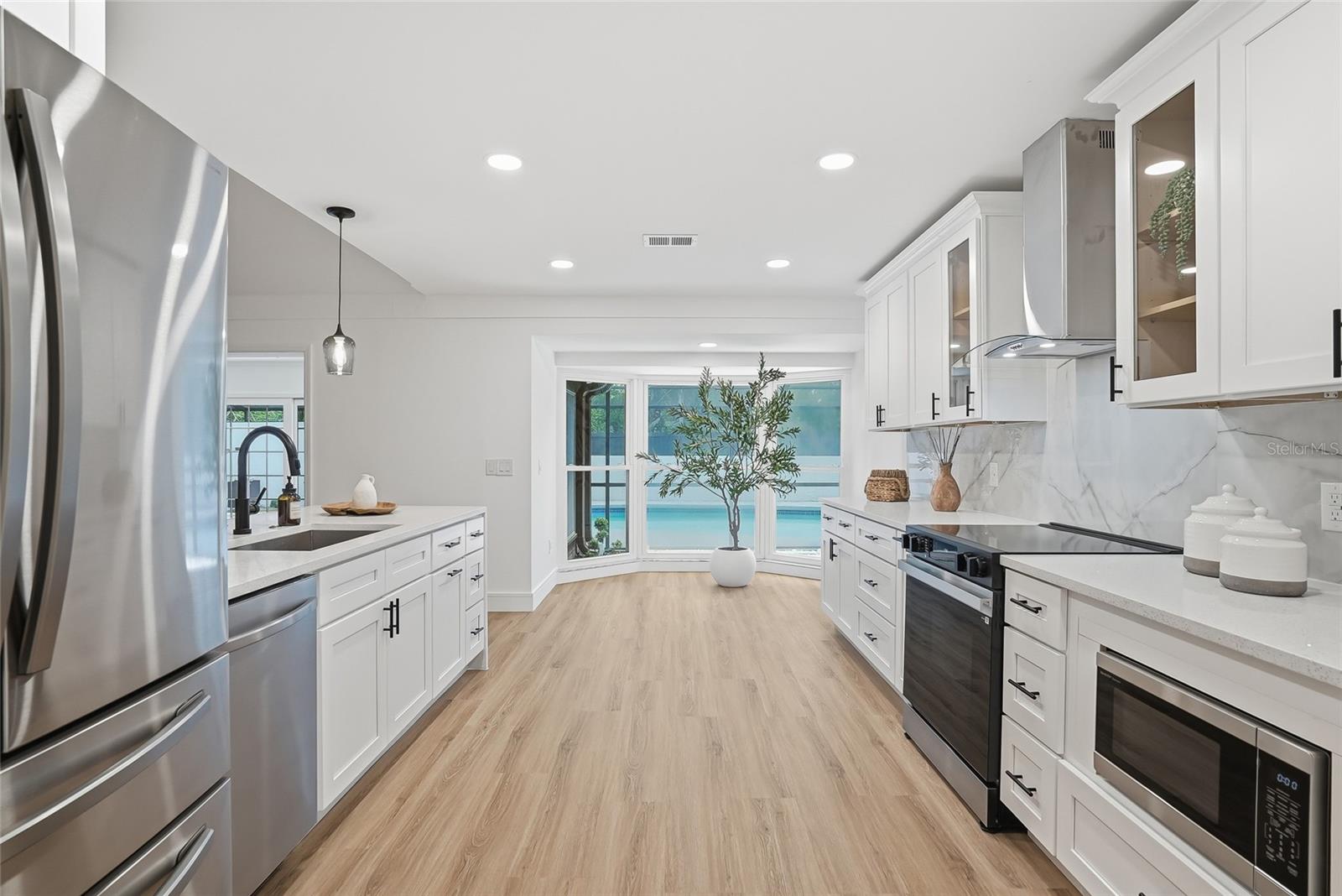 2540 LAURELWOOD LN, VALRICO, FL, 33596