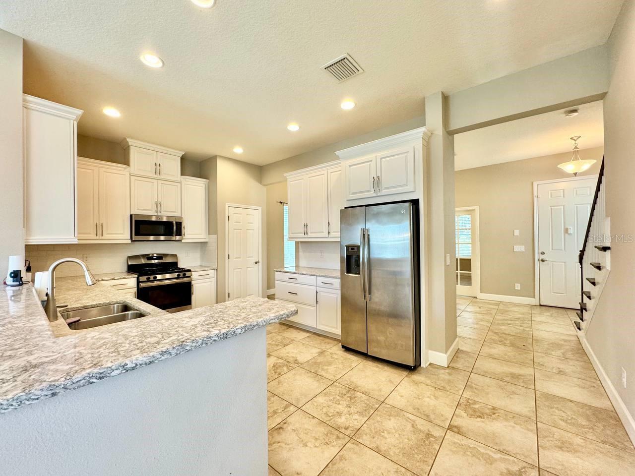 11127 WINTHROP LAKE DR, RIVERVIEW, FL, 33578