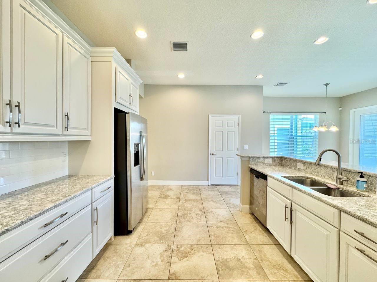 11127 WINTHROP LAKE DR, RIVERVIEW, FL, 33578
