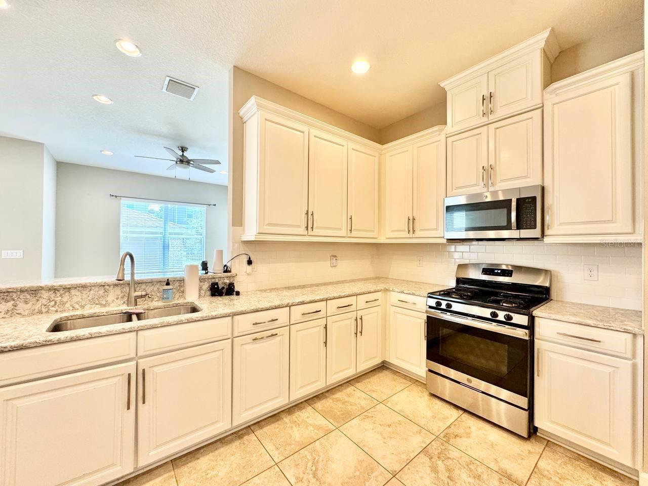 11127 WINTHROP LAKE DR, RIVERVIEW, FL, 33578
