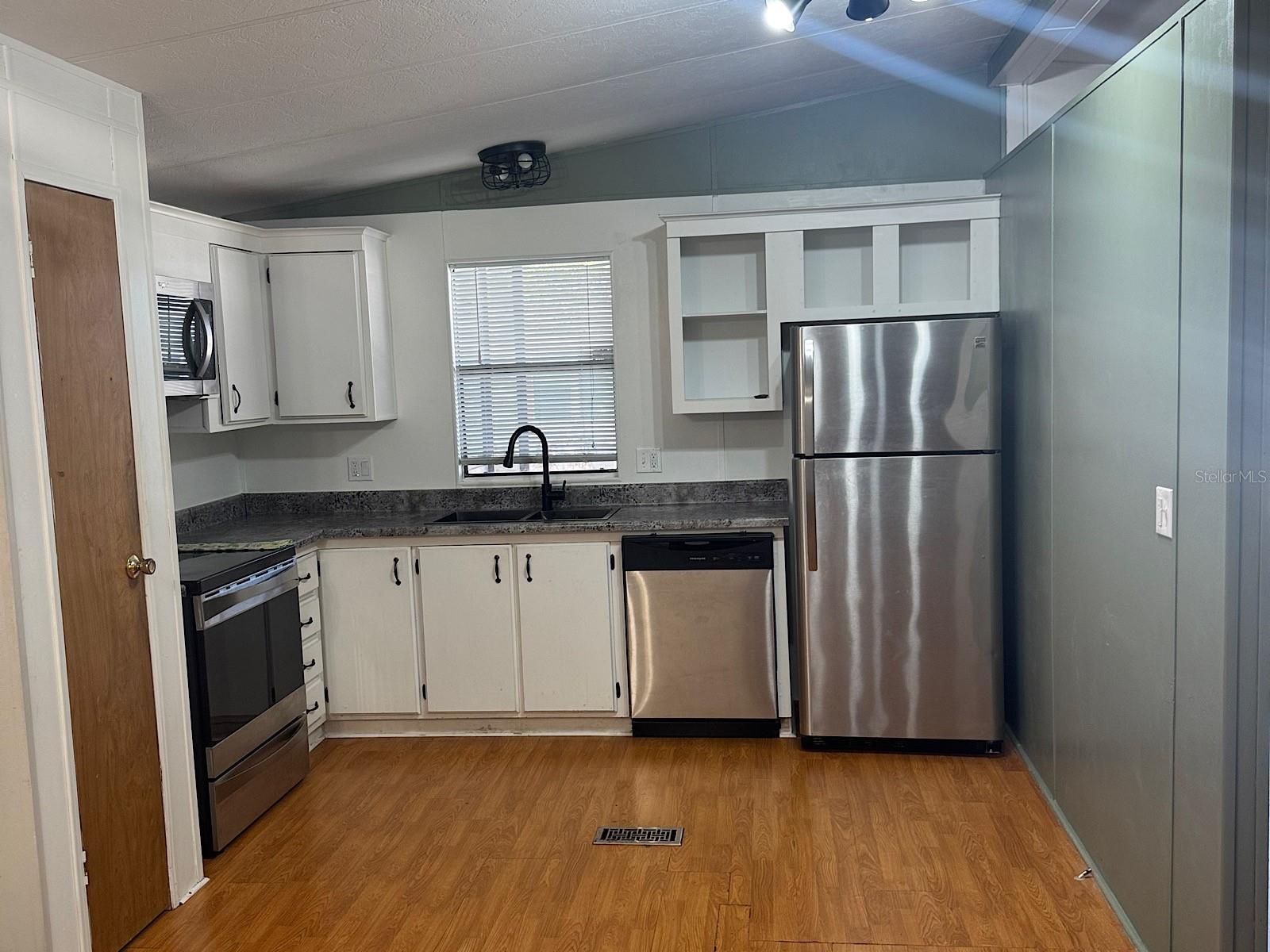 86 PELICAN DR N, OLDSMAR, FL, 34677