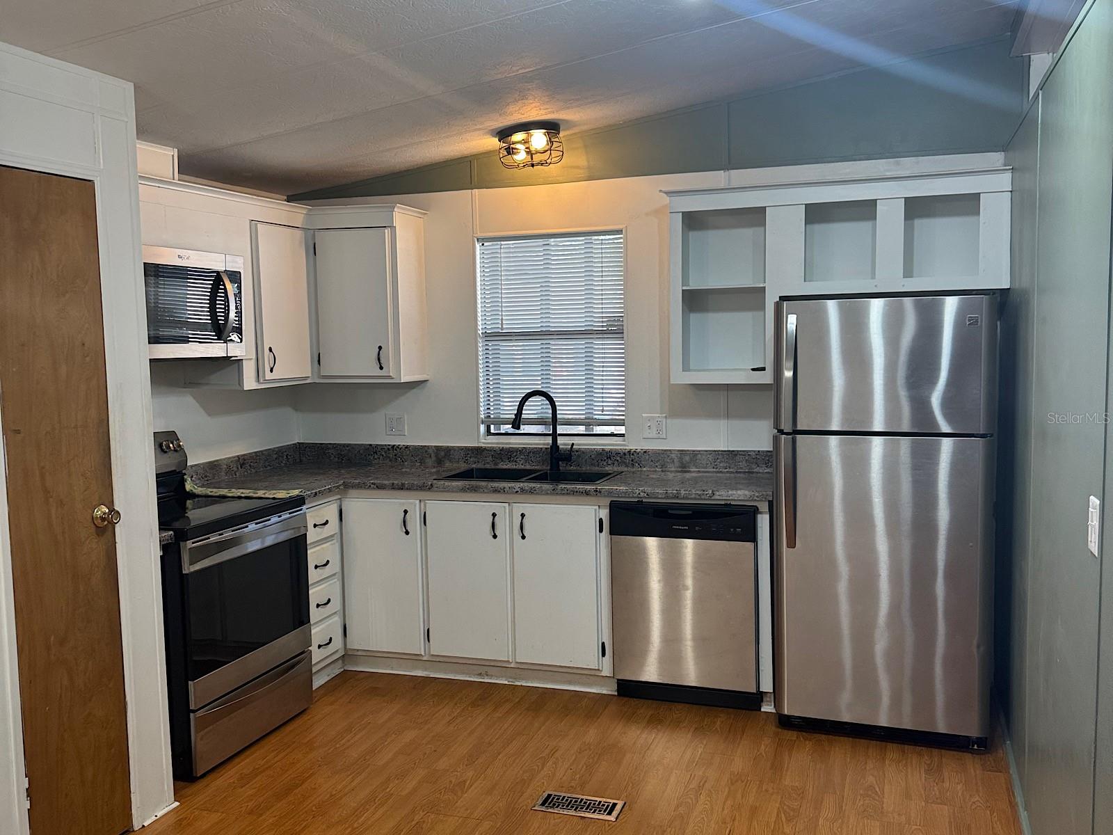 86 PELICAN DR N, OLDSMAR, FL, 34677