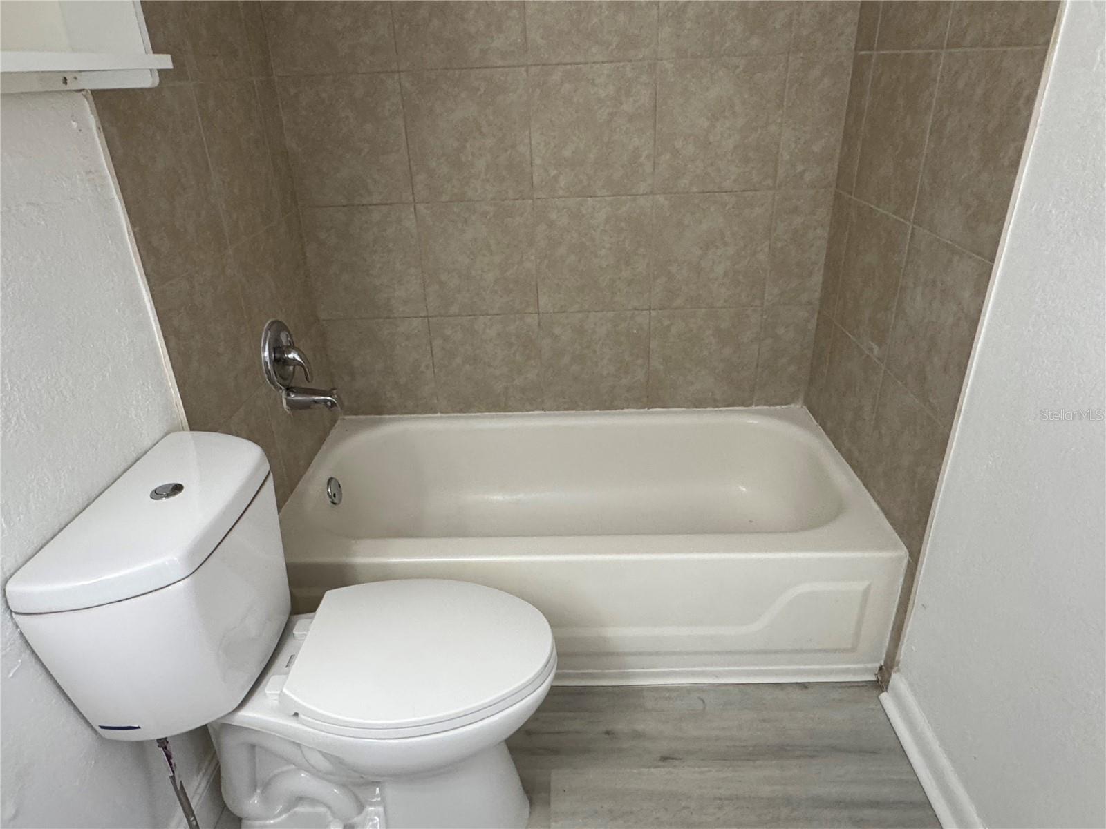 5540 DEVONBRIAR WAY #H104, ORLANDO, FL, 32822