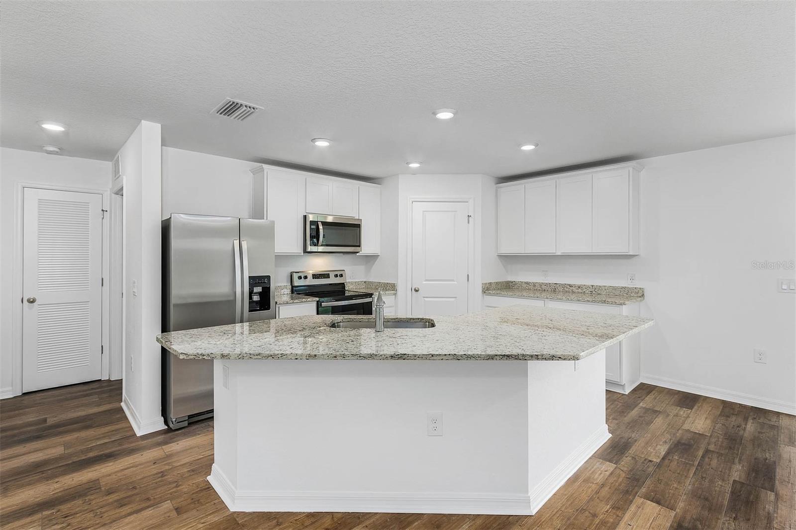 6007 GILLOT BLVD, PORT CHARLOTTE, FL, 33981