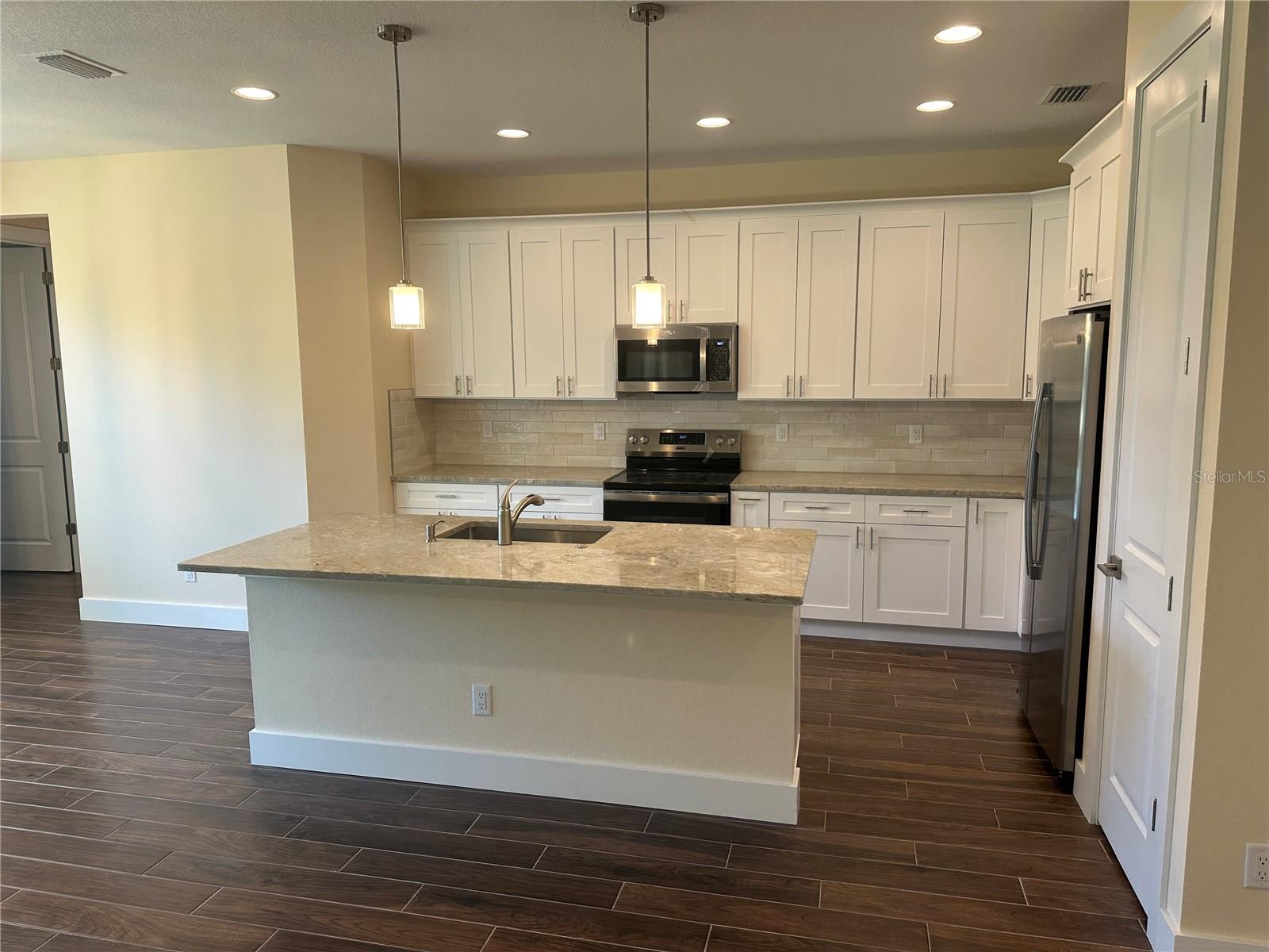 4011 AMBER RD, VALRICO, FL, 33594