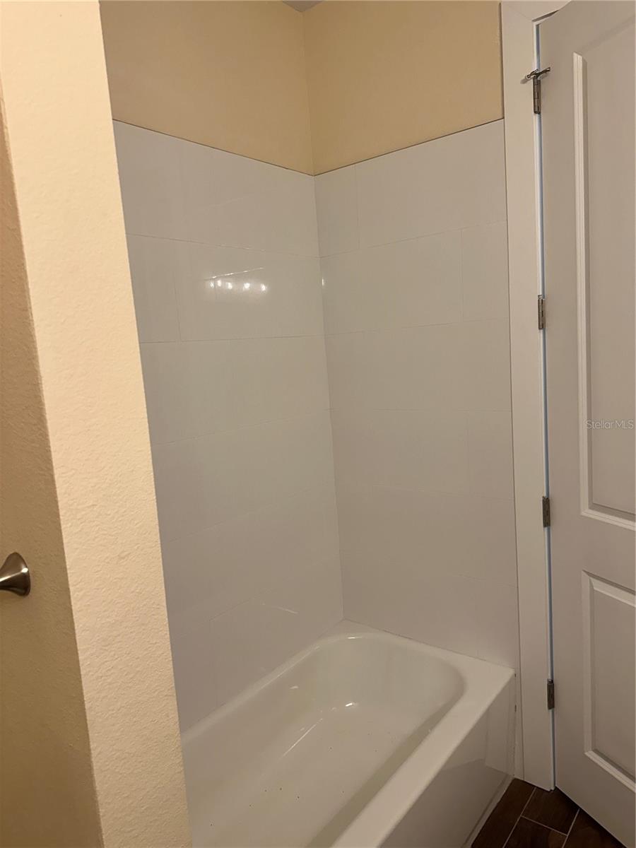 4011 AMBER RD, VALRICO, FL, 33594