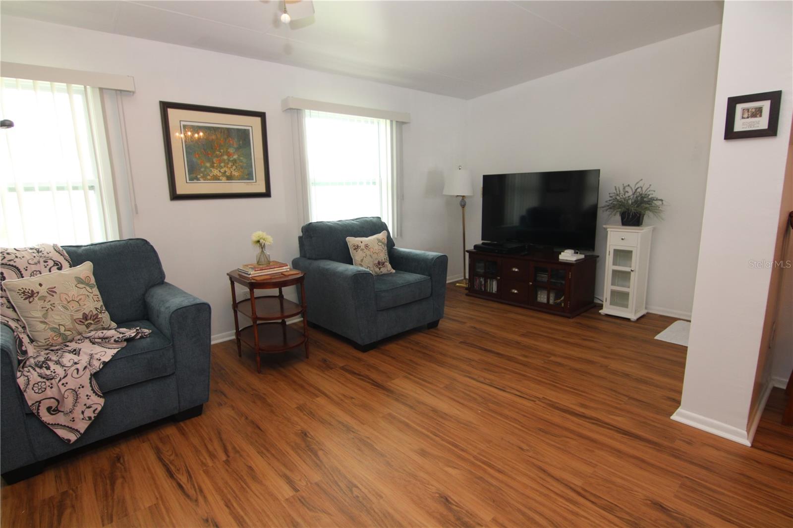 810 OAKMONT AVE, SUN CITY CENTER, FL, 33573