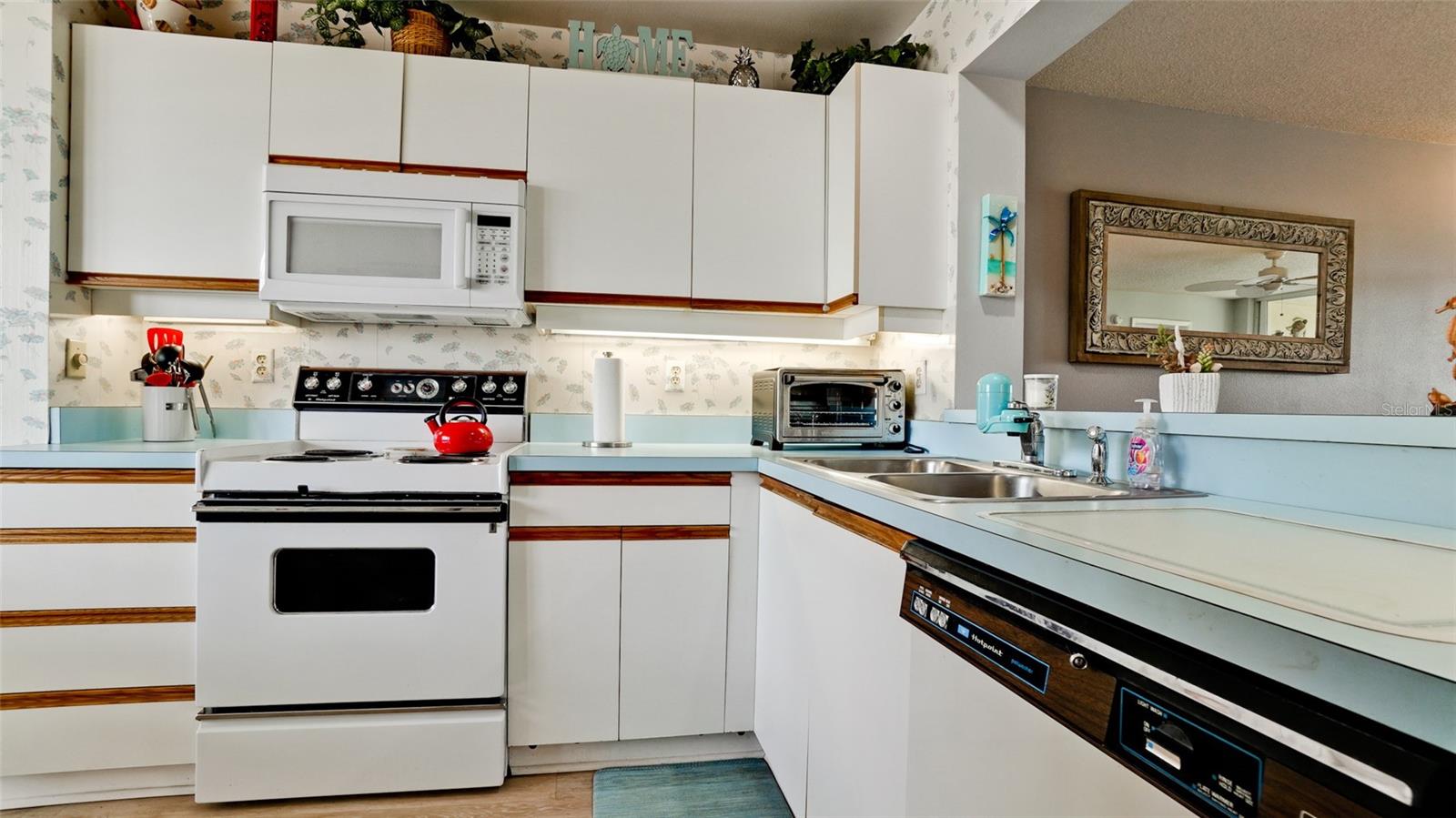 4570 PINEBROOK CIR #302, BRADENTON, FL, 34209