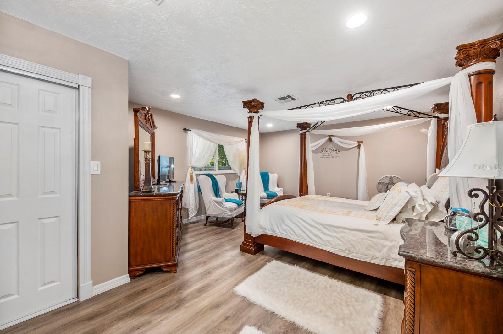 2352 PALM TER, SARASOTA, FL, 34231