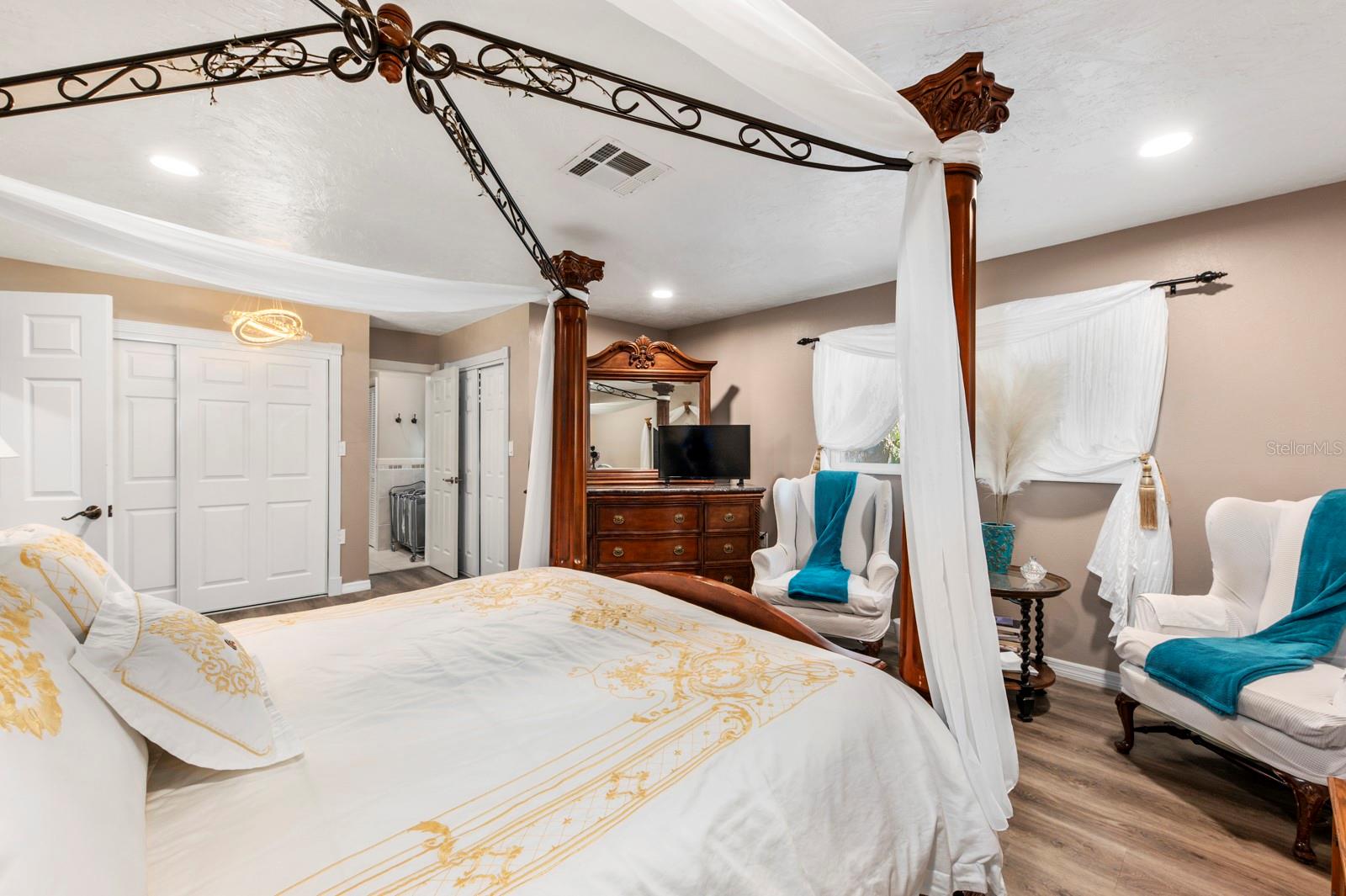 2352 PALM TER, SARASOTA, FL, 34231