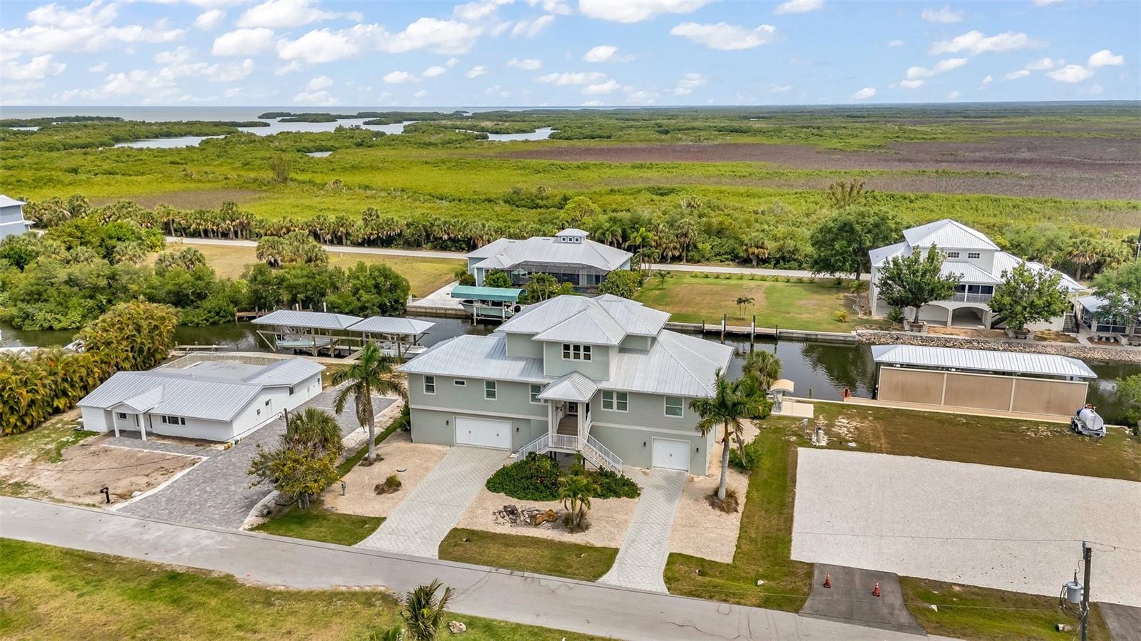 24216 YACHT CLUB BLVD, PUNTA GORDA, FL, 33955