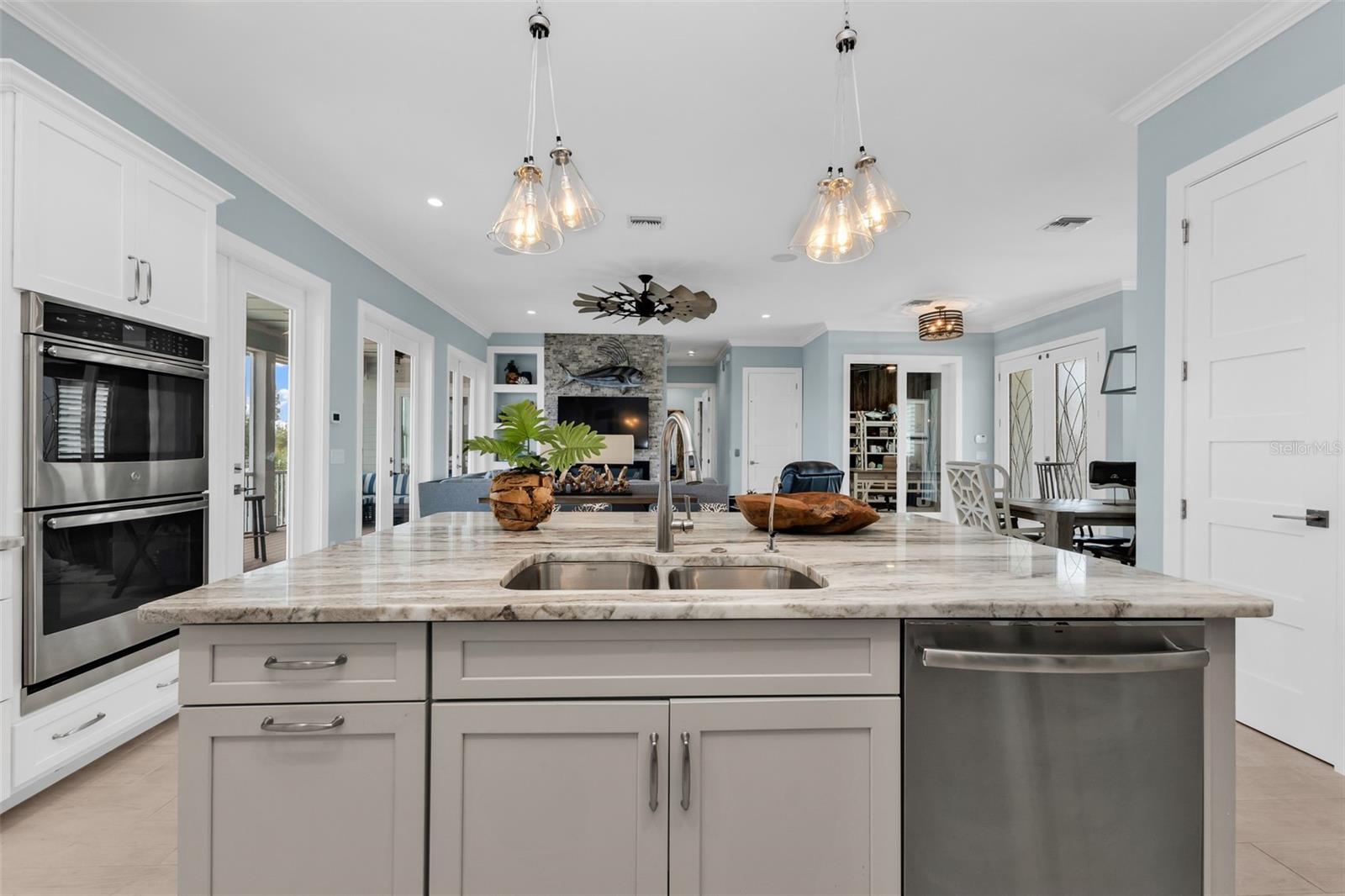 24216 YACHT CLUB BLVD, PUNTA GORDA, FL, 33955