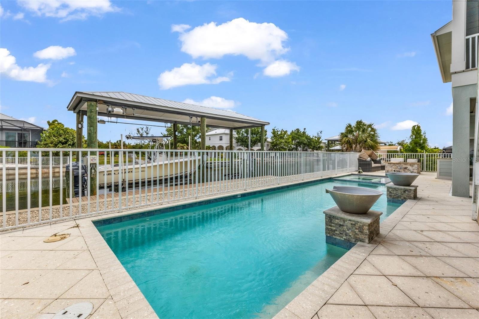 24216 YACHT CLUB BLVD, PUNTA GORDA, FL, 33955